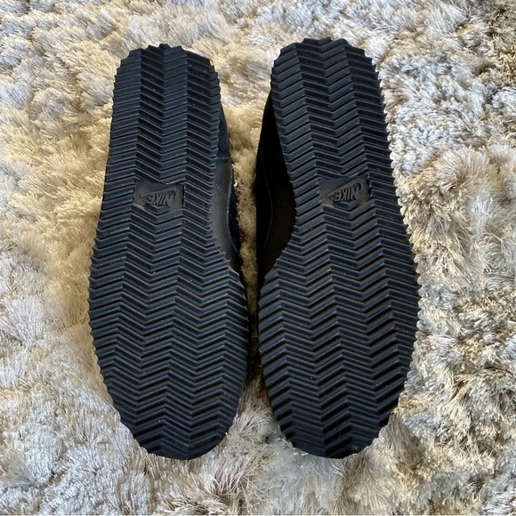 Nike NWOT Custom Design Black Suede Leather Sneakers Size 7 - Picture 4 of 6